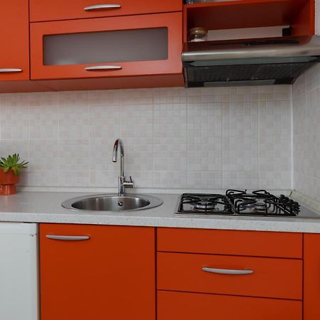 Orange Apartment Bol Exterior foto